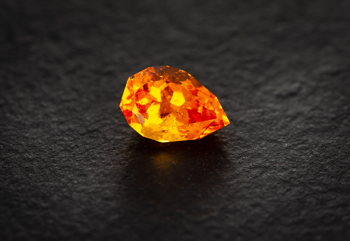Mandaringranat, 4.23ct 11.3 x 7.5 mm