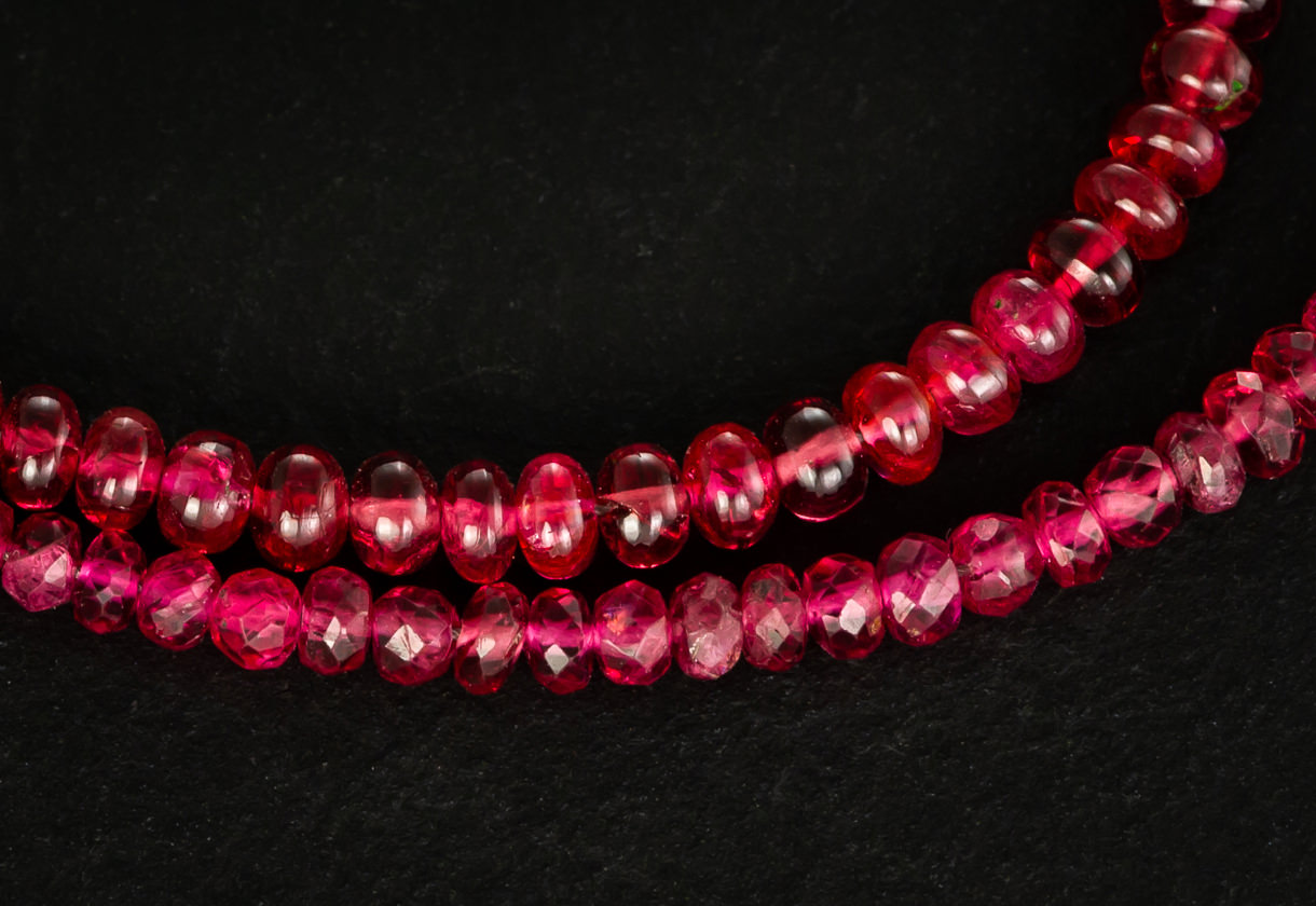 Edelsteinkette Spinell Schweizer Edelsteine CloseUp