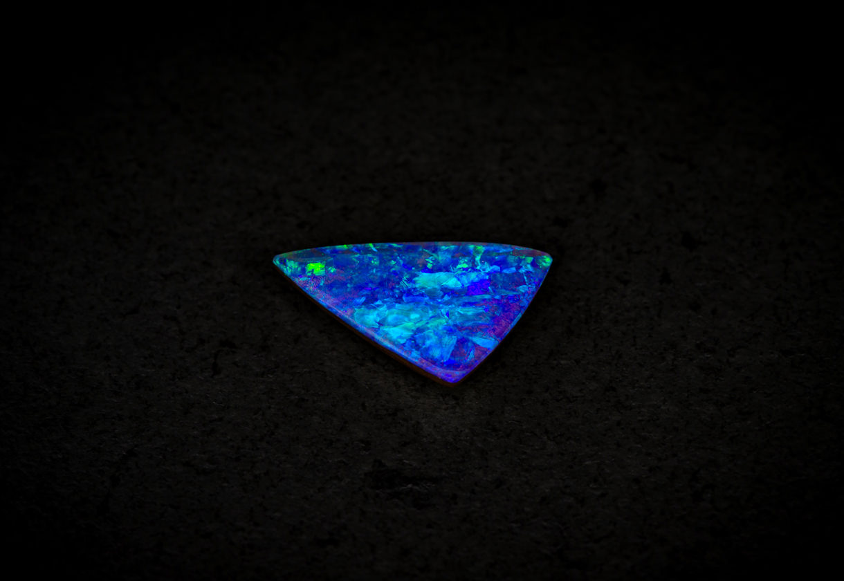 Boulder Opal, 25 x 20 mm